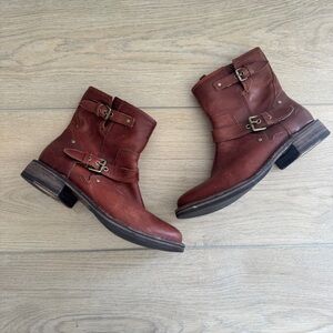 UGG Fabrizia Leather Ankle Moto Boots